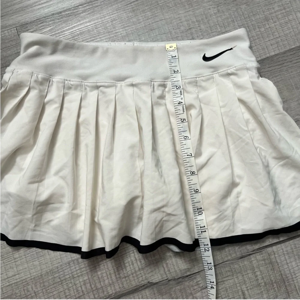 NIKE DRI FIT Pleated Tennis Skort White Black Size Large